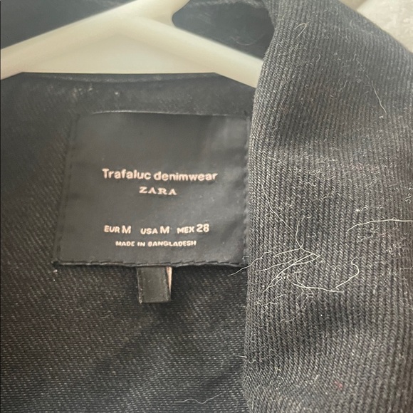 Zara Black Denim Jacket with Red Floral Embroidery - Picture 3 of 8